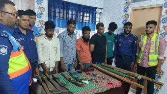 বরিশালের মুলাদীতে আগ্নেয়াস্ত্রসহ পাঁচ ডাকাত গ্রেপ্তার