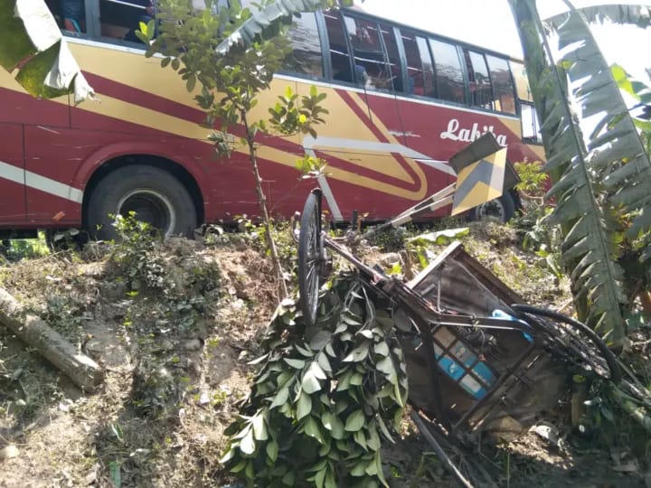 বরিশালের গৌরনদীতে সড়ক দুর্ঘটনায় নিহত এক আহত দুই