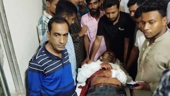 বরিশালের বাকেরগঞ্জ ইউনিয়ন ছাত্রদলের সাবেক সভাপতিকে কুপিয়ে হাত ও পায়ের ‘রগ কেটে’ দিয়েছে প্রতিপক্ষ।