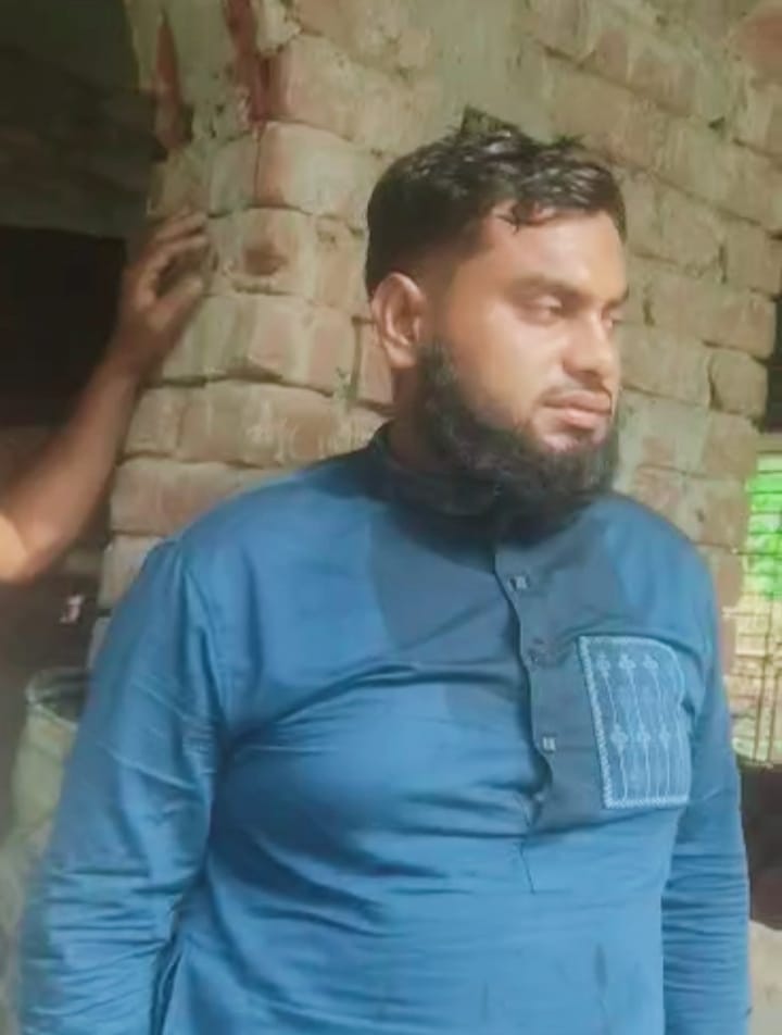 বরিশালে বিদ্যুতের খুঁটির সাথে বেঁধে প্রবাসীর স্ত্রী ও যুবককে নির্যাতন