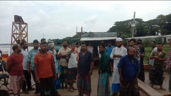 খেয়াঘাটে ভাড়া বিরোধে ট্রলার চালককে মারধর : অতঃপর