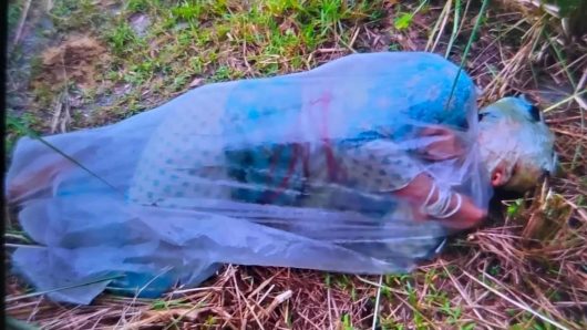 বরিশালে মহাসড়কের পাশে পলিথিনে মোড়ানো এসিডদগ্ধ নারী, জীবিত উদ্ধার করল পুলিশ