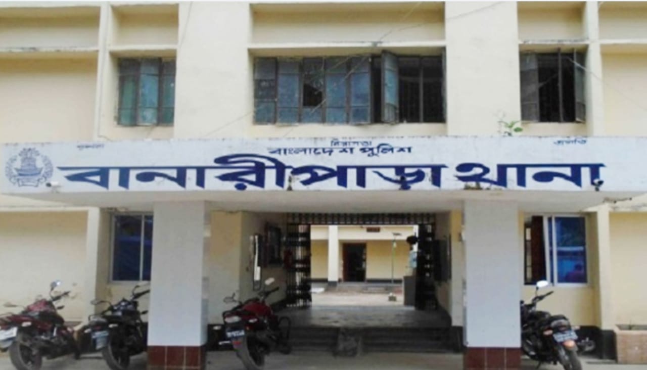 বানারীপাড়া খাটের ওপর পড়েছিল রাজমিস্ত্রির মরদেহ